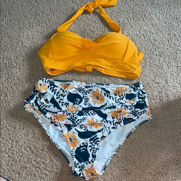 Yellow Bikini Top with Floral High-Waisted Bottoms size medium summer bikini - Picture 3 of 13